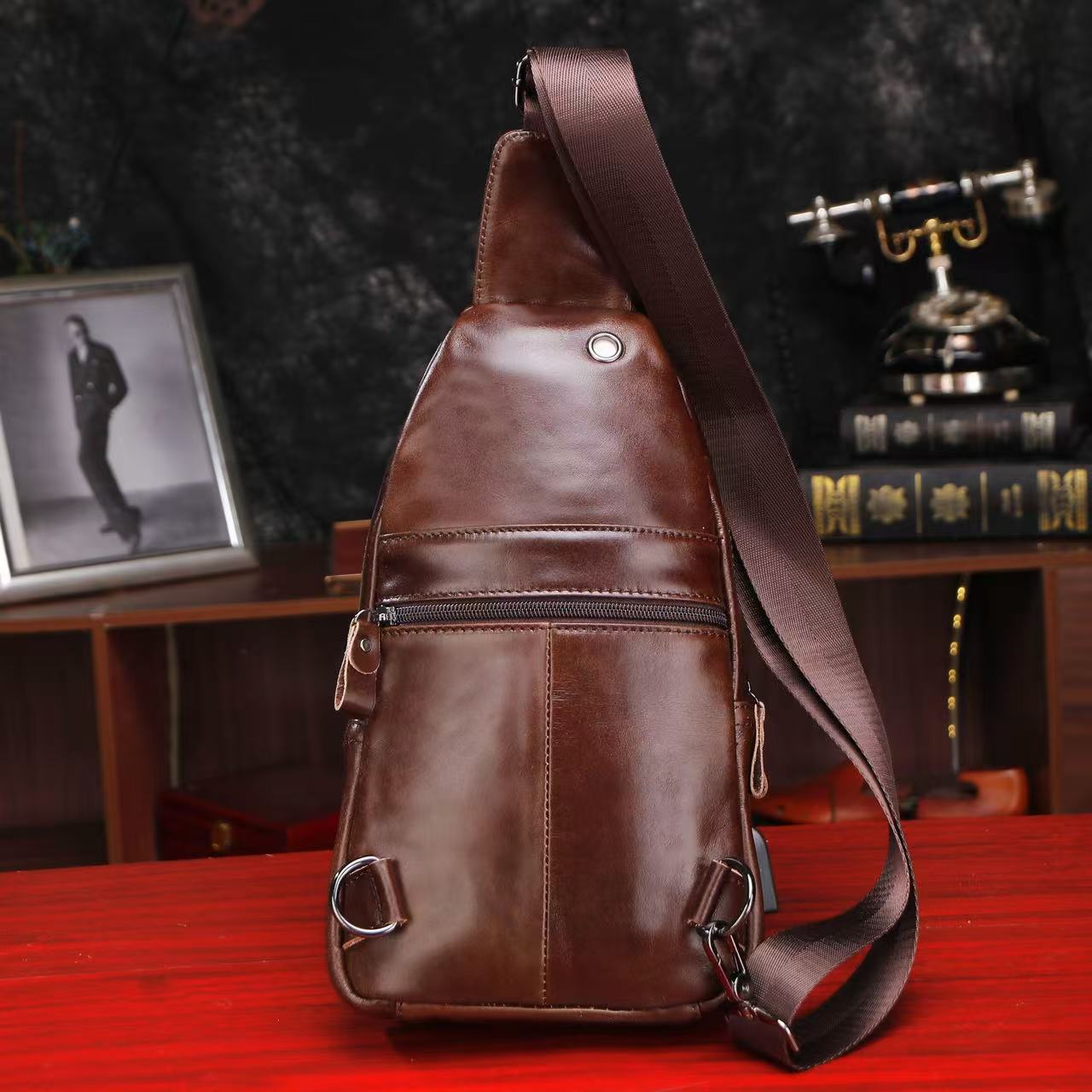 Men's Top-Grain Cowhide Chest  - đánh giá và giá Luxury Lifestyle Pack